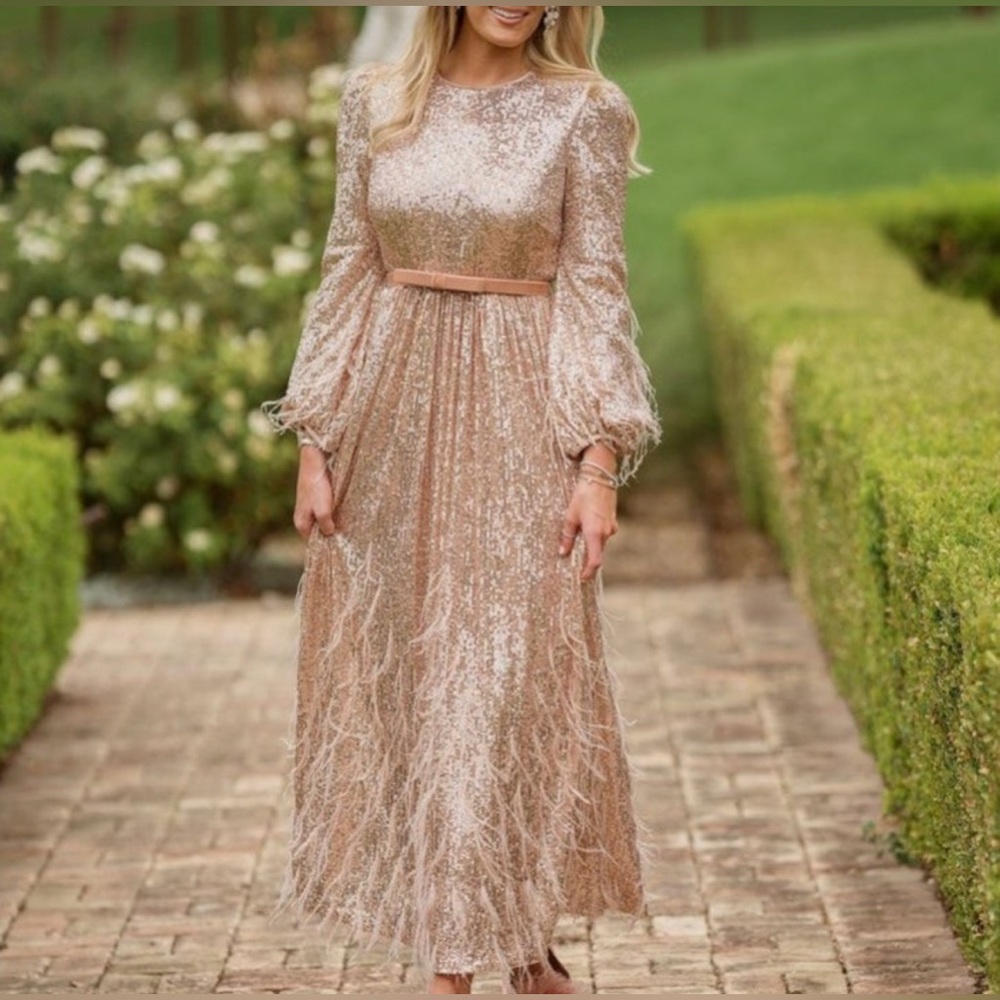 NWT Antonio Melani × Nicola Bathie
Sequin Belted Feathered Dress